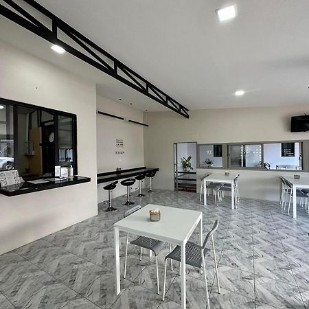 Juni House Chumphon Bed and Breakfast Exteriör bild