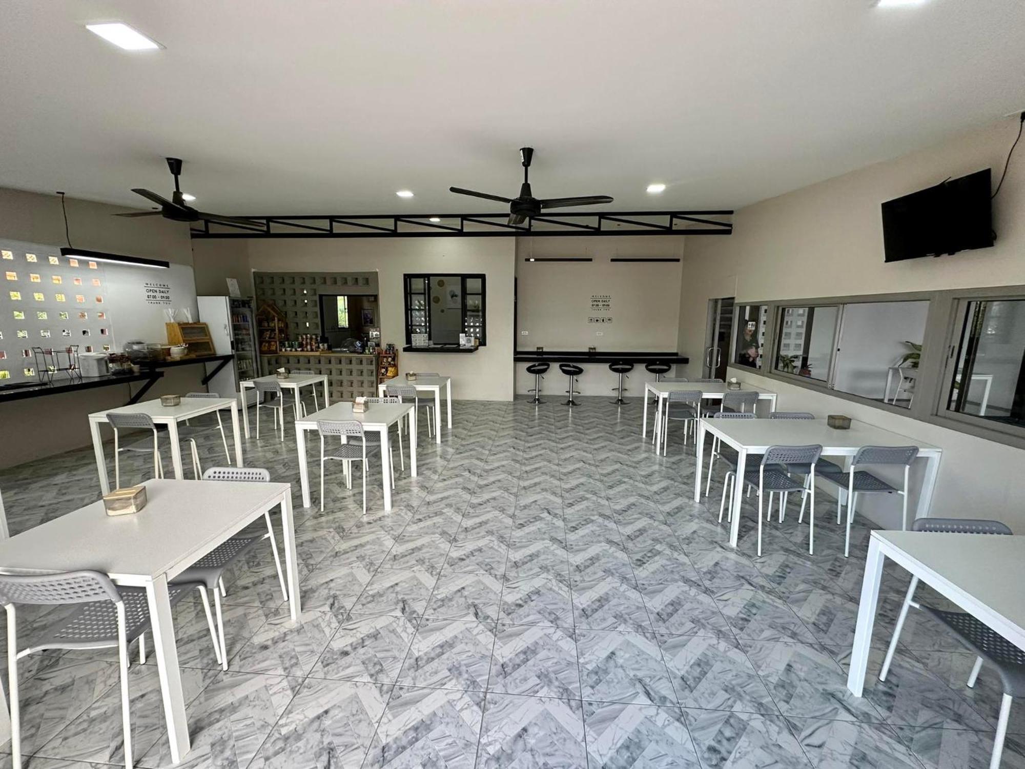 Juni House Chumphon Bed and Breakfast Exteriör bild